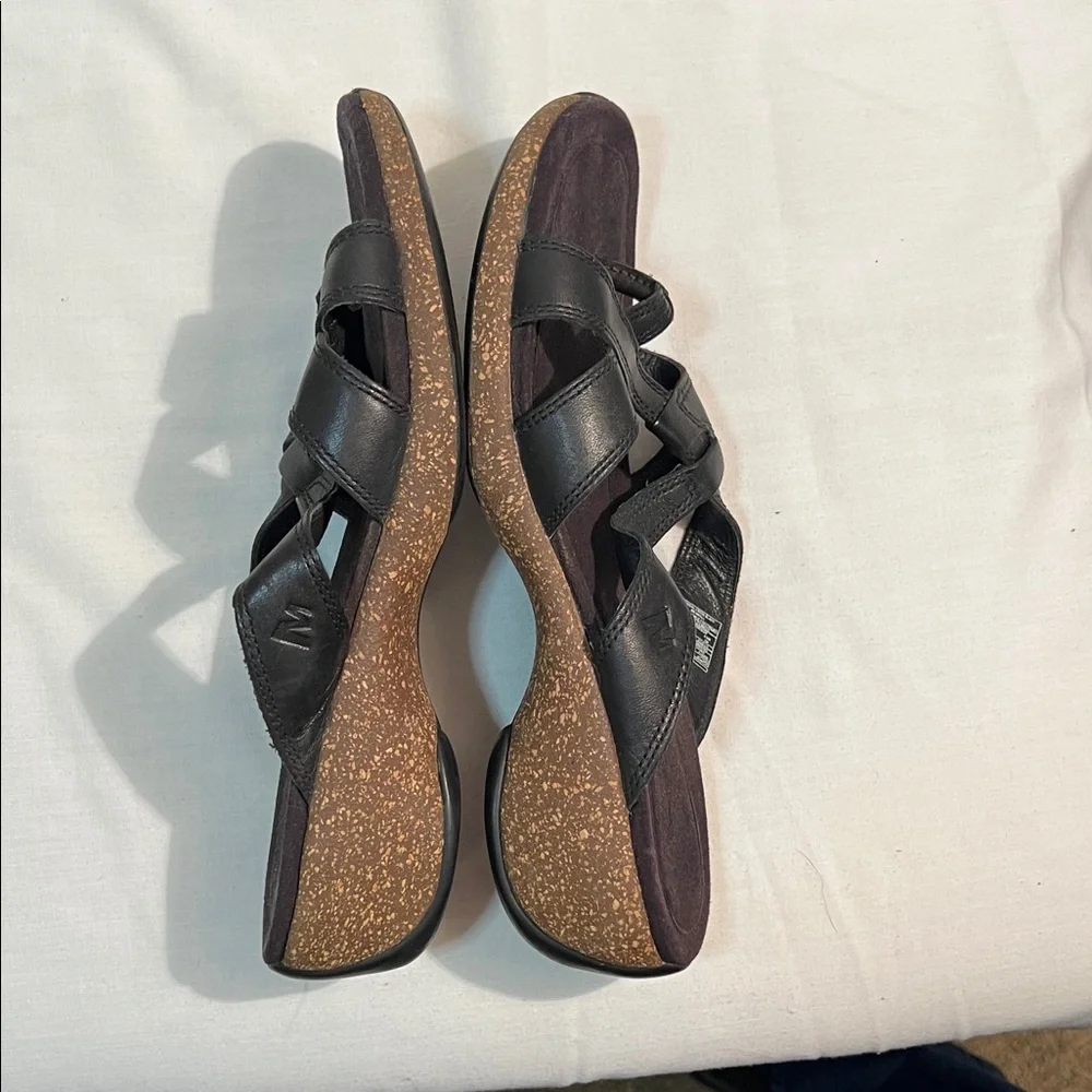 Merrell Women's Black Cross-Strap Sandals